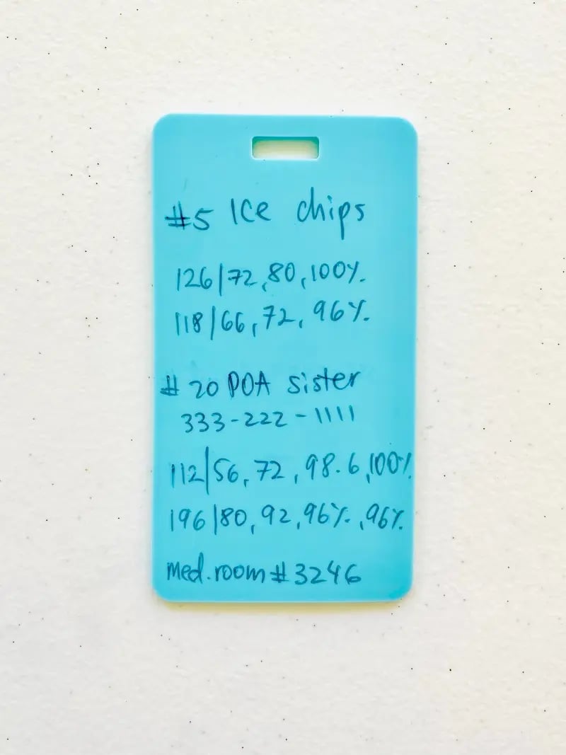 Reusable Erasable Badge Notes: Dual-Sided, Fade-Proof Nursing Pocket Notepad! 🩺✨