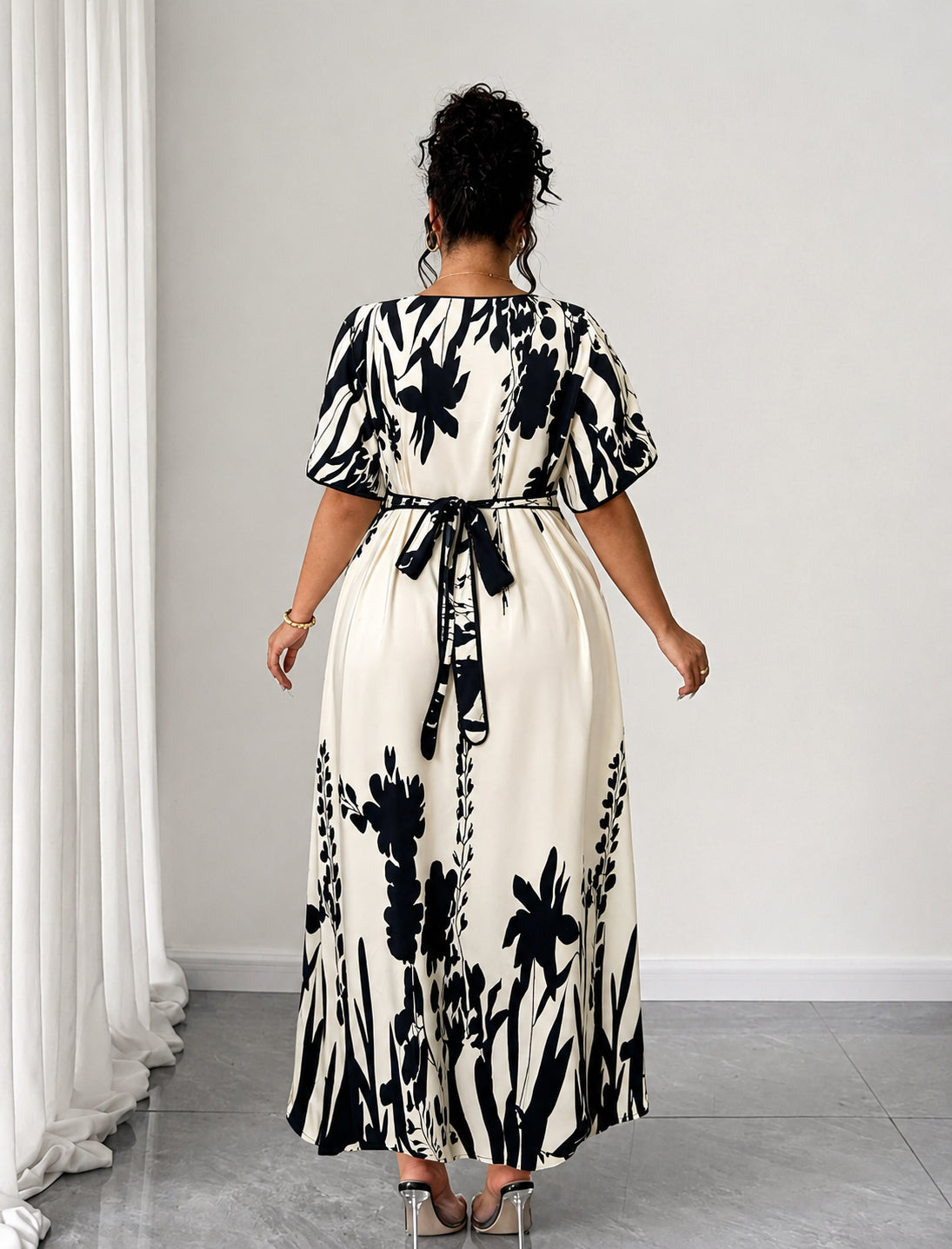 Plus Size Elegant Contrast Print Maxi Dress