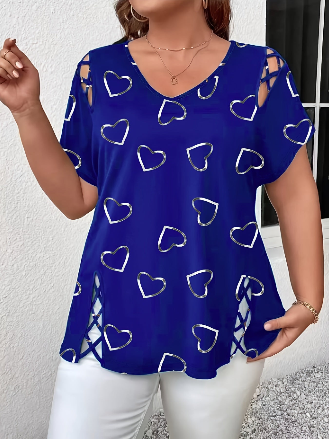 Women's Plus Size Heart Print V-Neck Top